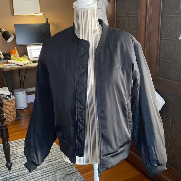 NWT Adidas original bomber Jacket L❤️❤️❤️ - Picture 3 of 10